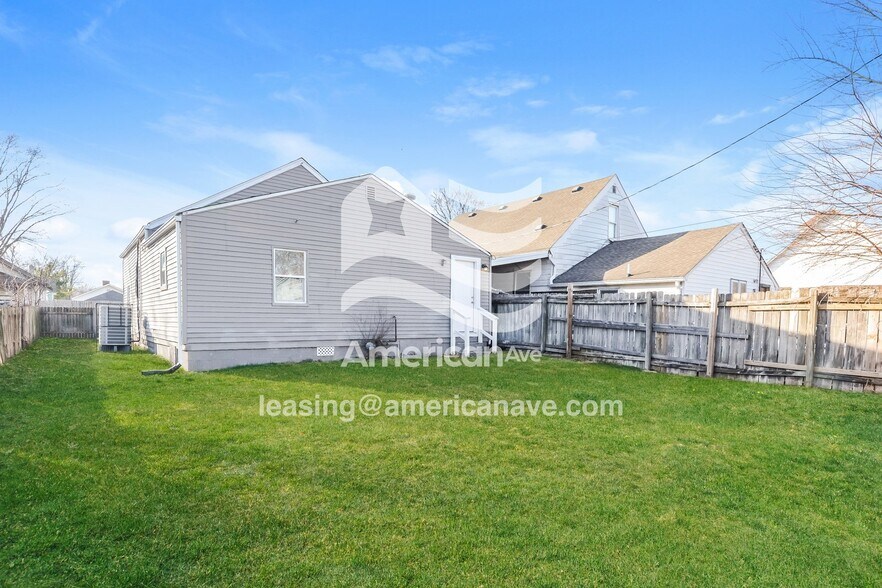 Building Photo - 1515 Villa Ave