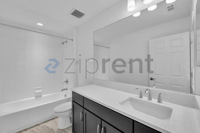 Building Photo - Unit n/a