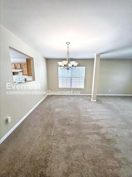 Building Photo - 941 Ujamaa Dr