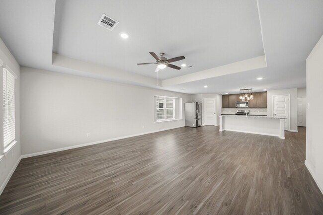 Building Photo - Move-In Special: 1/2 off your second full month of rent! Beautiful, Well-Maintained 3-Bedroom, 2-...