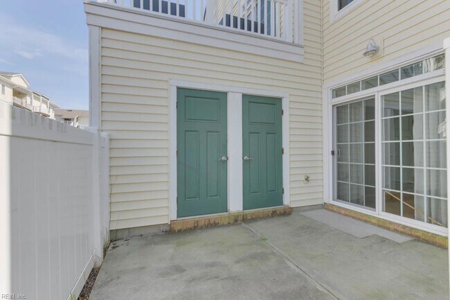 Building Photo - 4138 Seafarer Ave