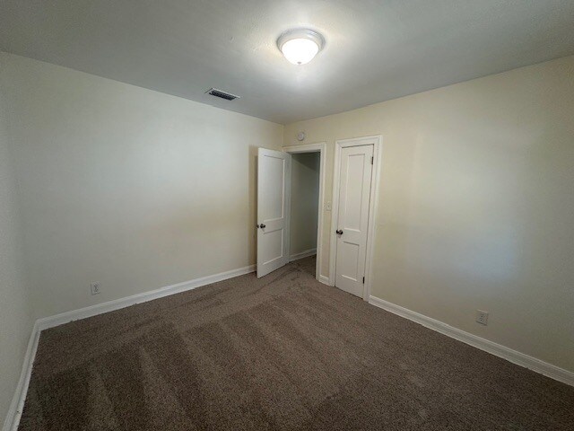 Building Photo - Updated 3BR Home with Fenced Yard & Garage