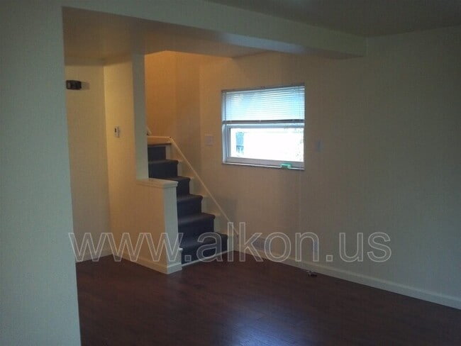 Building Photo - 651 Bigelow St