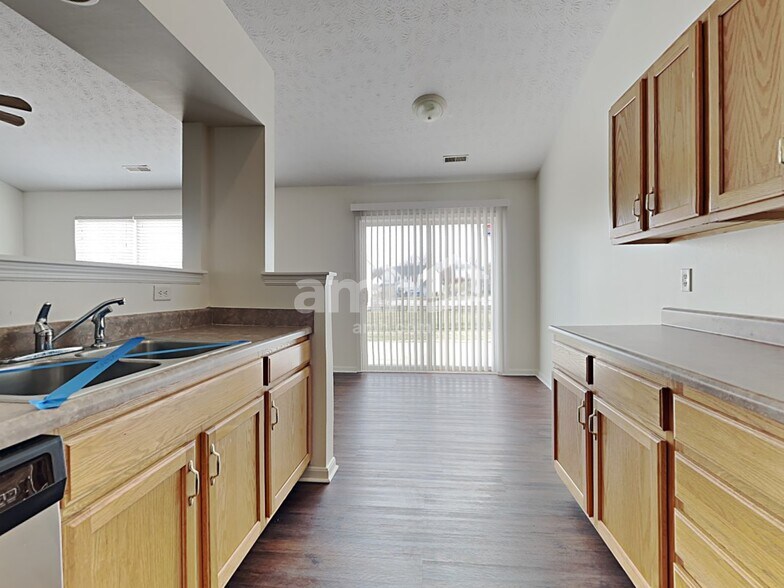Building Photo - 32 Meadowcrest Dr