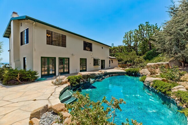Building Photo - 18041 Blue Sail Dr