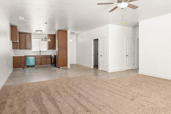 Building Photo - 40484 Bollinger Pl
