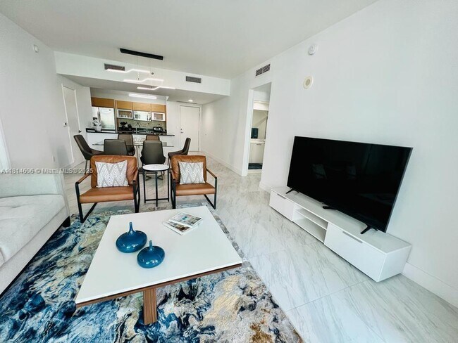 Building Photo - 951 Brickell Ave