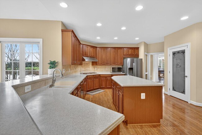 Building Photo - 401 Hilton Head Ct
