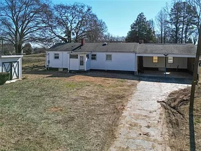 Building Photo - pet-friendly!