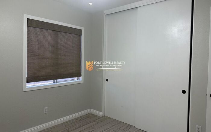 Building Photo - 1401 S 228th Ln