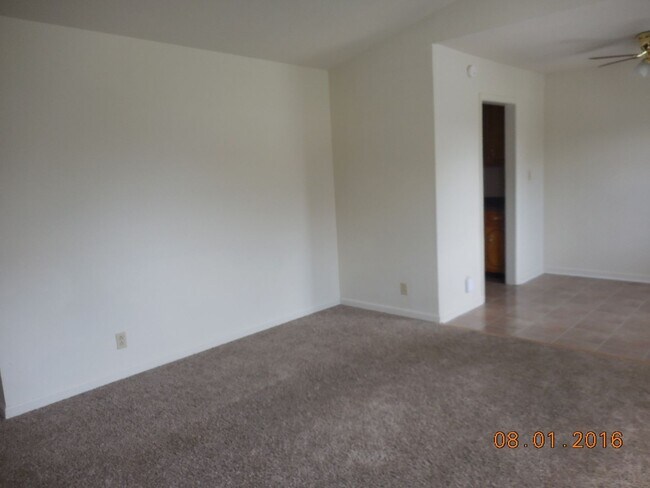 Building Photo - 223 Jim Thorpe Dr