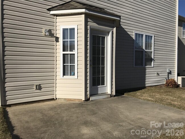 Building Photo - 9040 Holland Park Ln