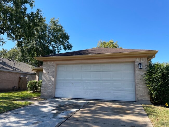 Building Photo - 7014 Caladero Dr