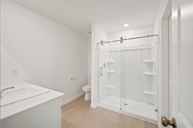 Building Photo - 702 Umbrella Tree Dr