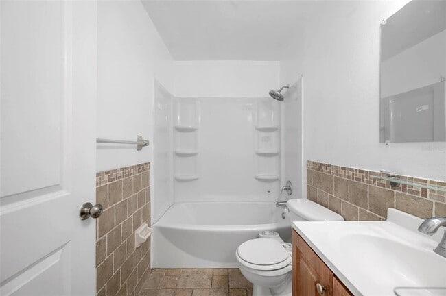 Building Photo - 1520 Windmill Pointe Rd