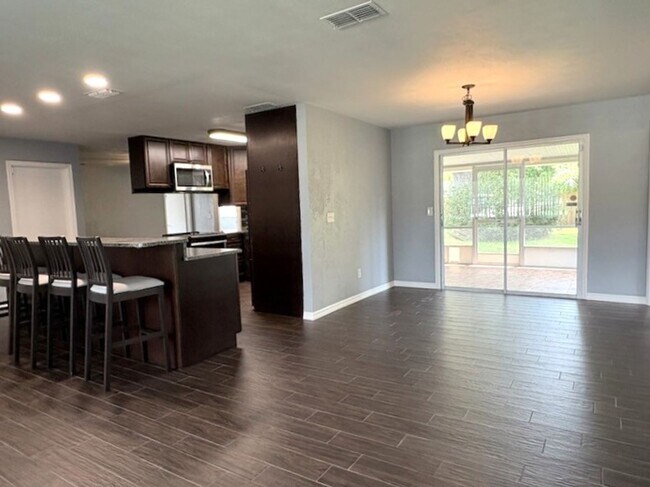Building Photo - Beautiful 3 Bedroom Port Orange Home!