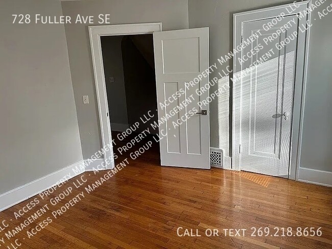 Building Photo - 728 Fuller Ave SE