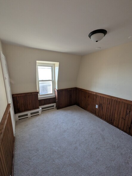 Building Photo - 228 School St