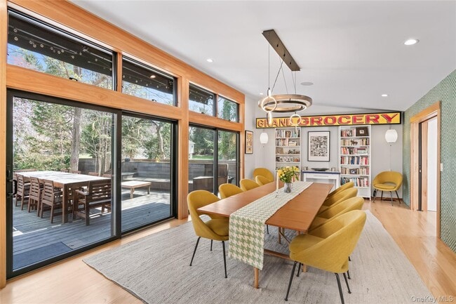 Building Photo - 14 Tall Tree Ct