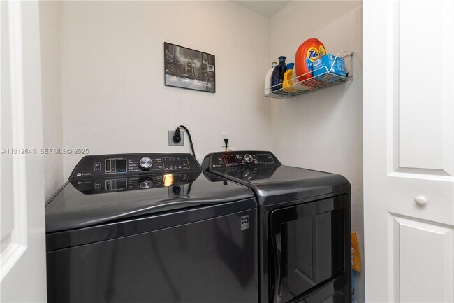 Building Photo - 12150 NW 23rd Ct