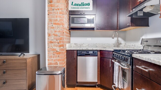 Building Photo - 639 W Grace St