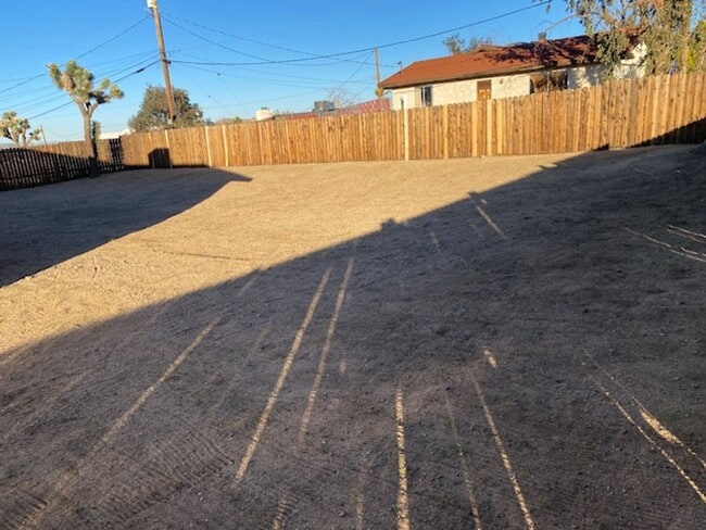 Building Photo - AVAILABLE NOW $200 off First Month Rent