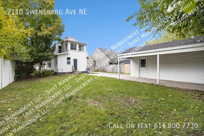 Building Photo - 2110 Swensberg Ave NE