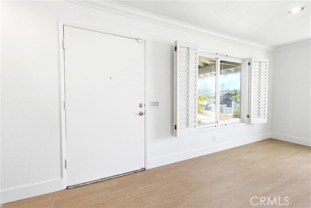 Building Photo - 1339 Dahlia Cir