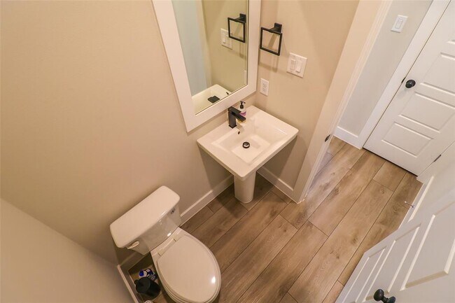 Building Photo - 5213 Pinemont Creek Ln