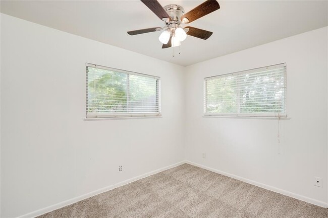 Building Photo - 809 Neans Dr