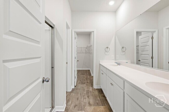 Building Photo - 142 Bottlebrush Dr