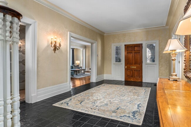 Building Photo - 5135 Ellsworth Ave