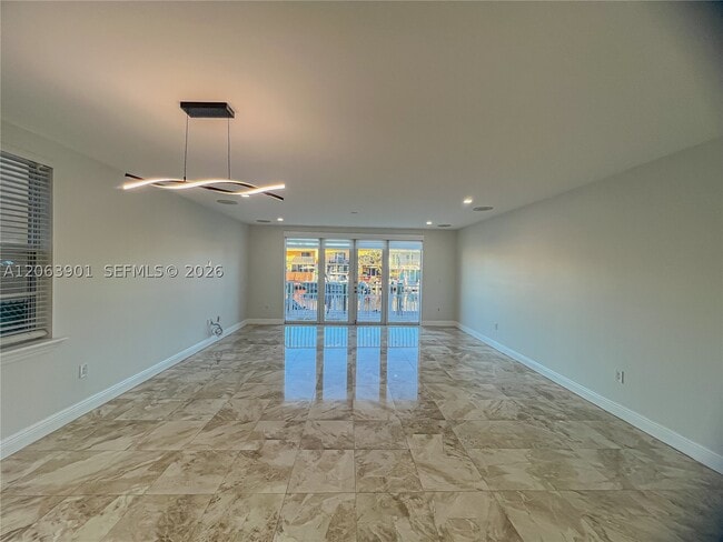 Building Photo - 3850 NE 168th St