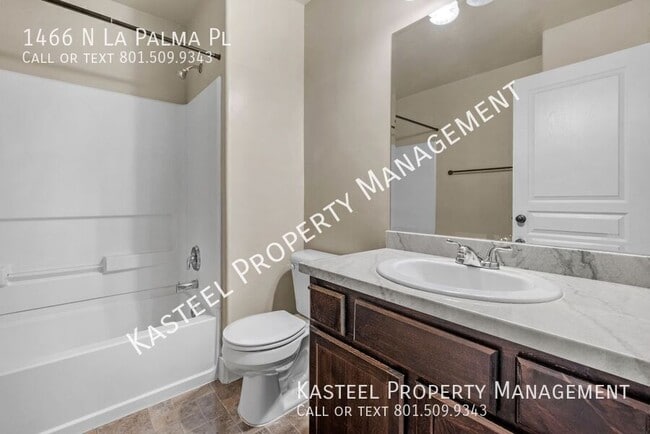 Building Photo - 1466 La Palma Pl