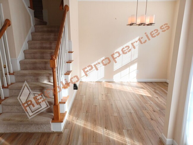 Building Photo - Beautiful 3 Bedroom Home w/a Bonus Room + Semi-furnished Basement in a 1 acre lot @ Hideaway Esta...