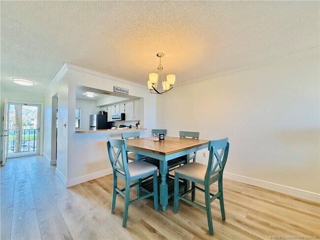 Building Photo - 7410 S Ocean Dr