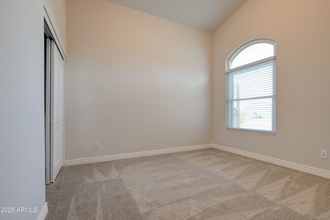 Building Photo - 9859 W Potter Dr