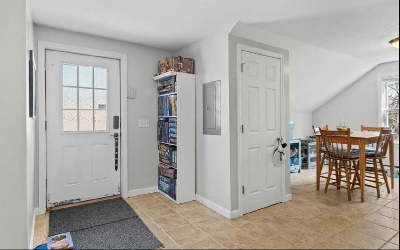 Building Photo - 38 Watch St