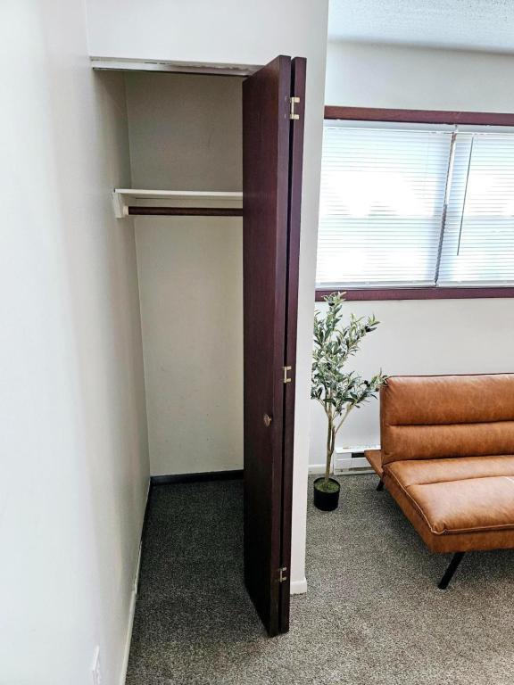 Building Photo - 309 W Washington Ave