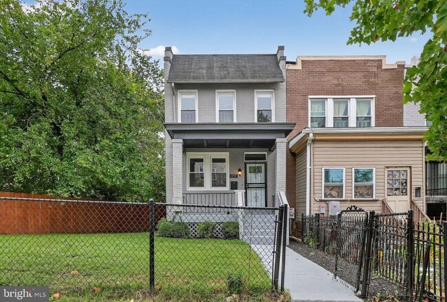 Building Photo - 1959 H St NE