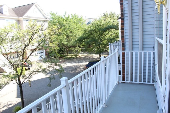 Building Photo - 9 McMartin Ct