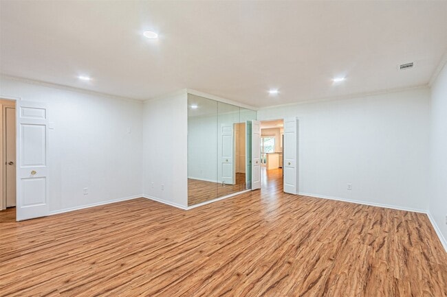 Building Photo - 9133 Villa Park Cir