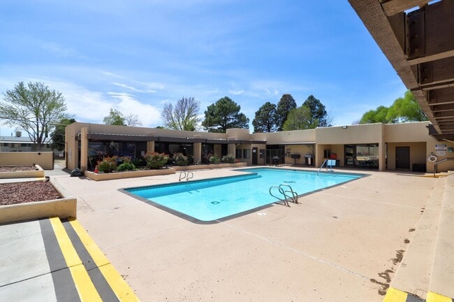 Building Photo - 7112 Pan American Fwy NE