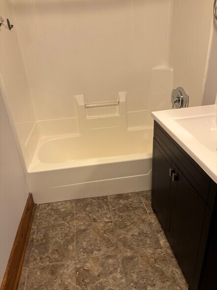 Bathroom - 18321 Morris Ave