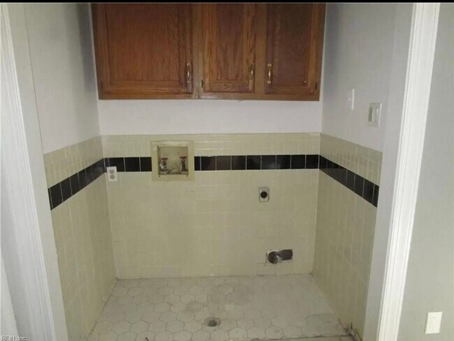 Building Photo - Charming 3BR House in Norfolk
