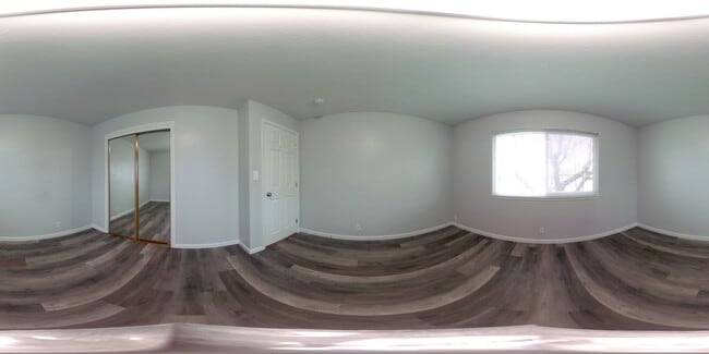 Building Photo - Upstairs 2 Bedroom/1 Bath Apartment with Garage in Charming and Well Maintained Four-Plex