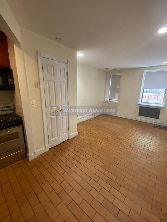 Primary Photo - 525 West 49th Street