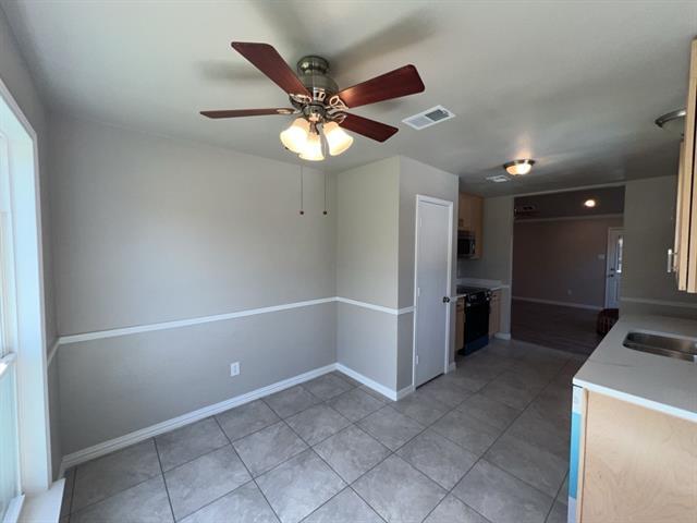 Building Photo - 5728 Shady Springs Trail