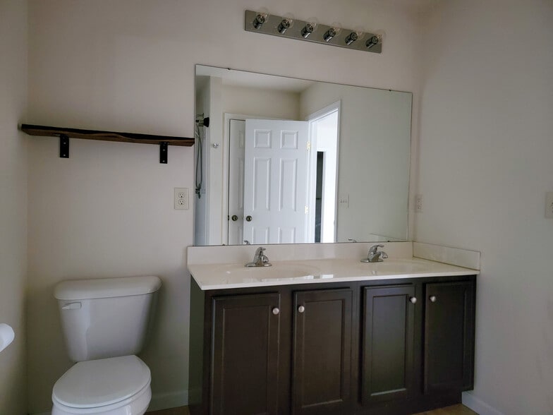 Building Photo - 134 Linda Sue Ln