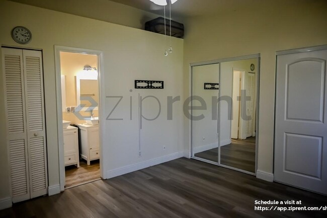 Building Photo - 9761 Riverside Dr